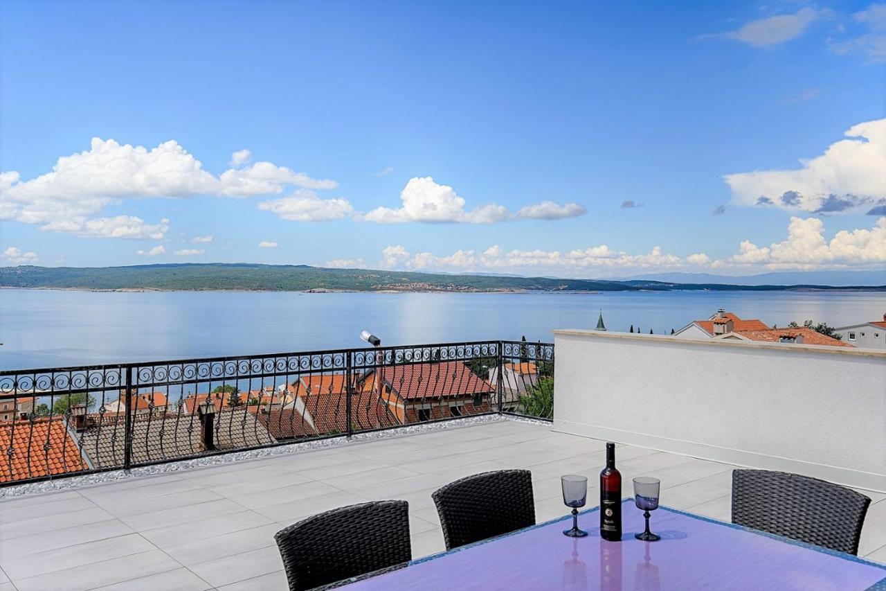 Holiday House Queens With Sea View Selce Exterior foto